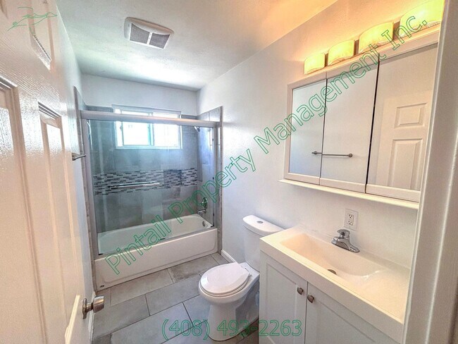 Building Photo - 3428 San Marino Ave