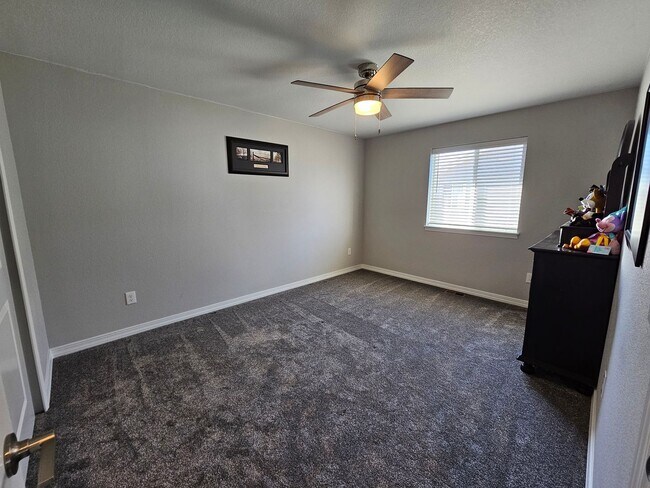 Building Photo - Beautiful 5-bedroom, 5-bathroom home in the desirable Banning Lewis Ranch community!