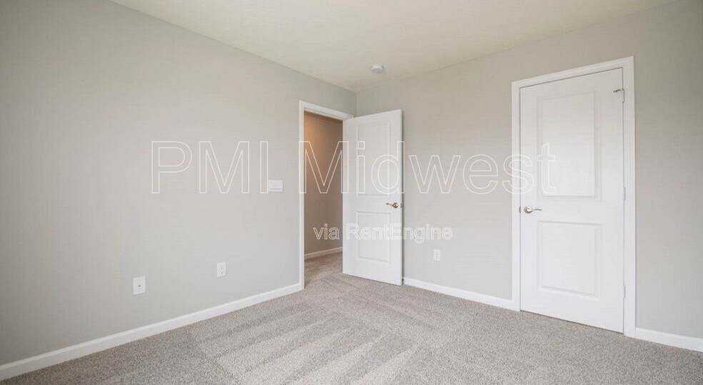 Building Photo - 2557 Lamar Dr