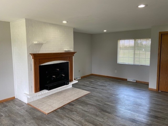 LR - 7214 W Mineral Point Rd