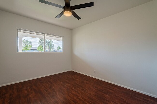 Building Photo - Updated home in Chandler!