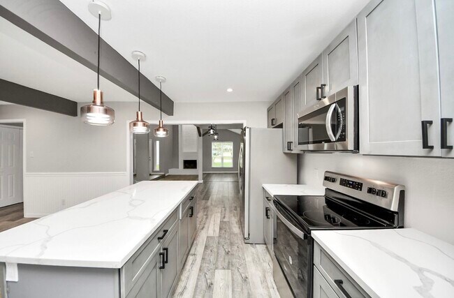 Building Photo - 9638 Ravensworth Dr