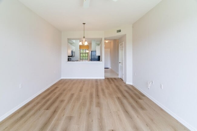 Building Photo - Available Now – Immaculate Annual Rental w...