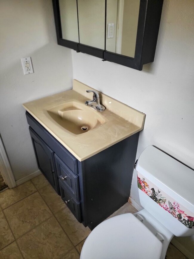 Building Photo - 970 Cascade Dr NW