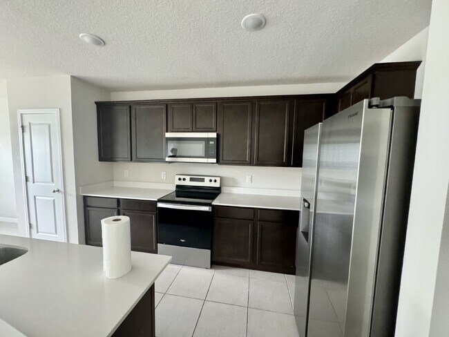 Building Photo - Epperson lagoon community-9565 Rally Spring Loop, Wesley Chapel!" WIFI AND CABLE INCLUDED