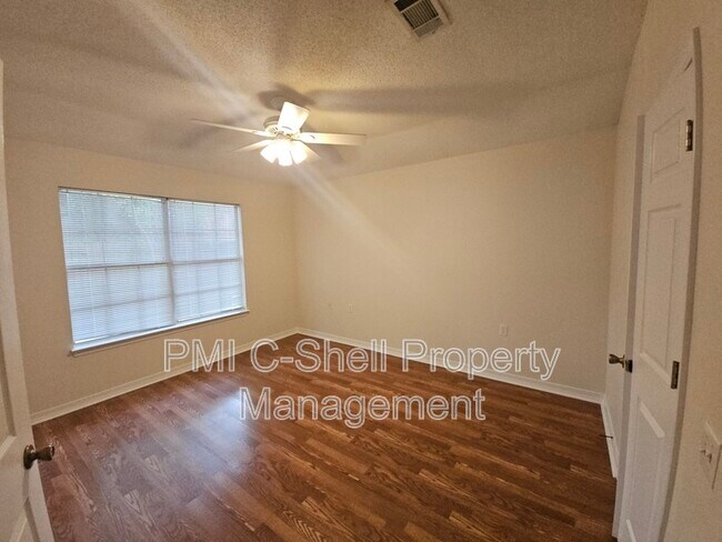 Building Photo - 117 Wildflower Ln