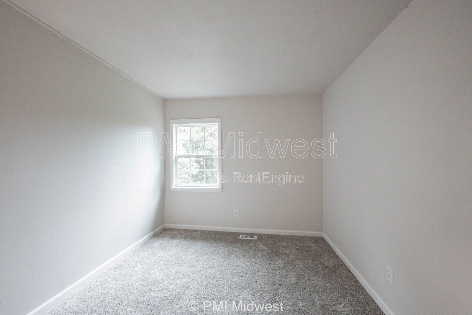 Building Photo - 6920 Chrysler St