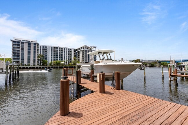 Building Photo - 5552 N Ocean Blvd