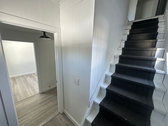 Building Photo - 5836 East Ln