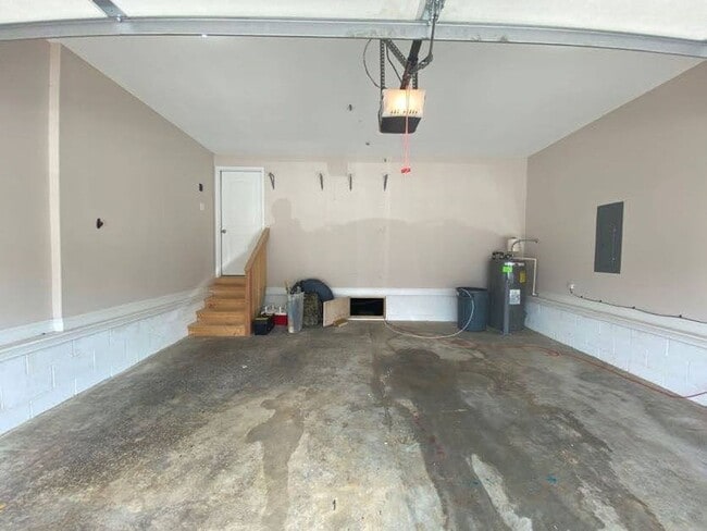 Building Photo - $1650 Adorable 3 Bedroom 2 Bath Ranch Home...