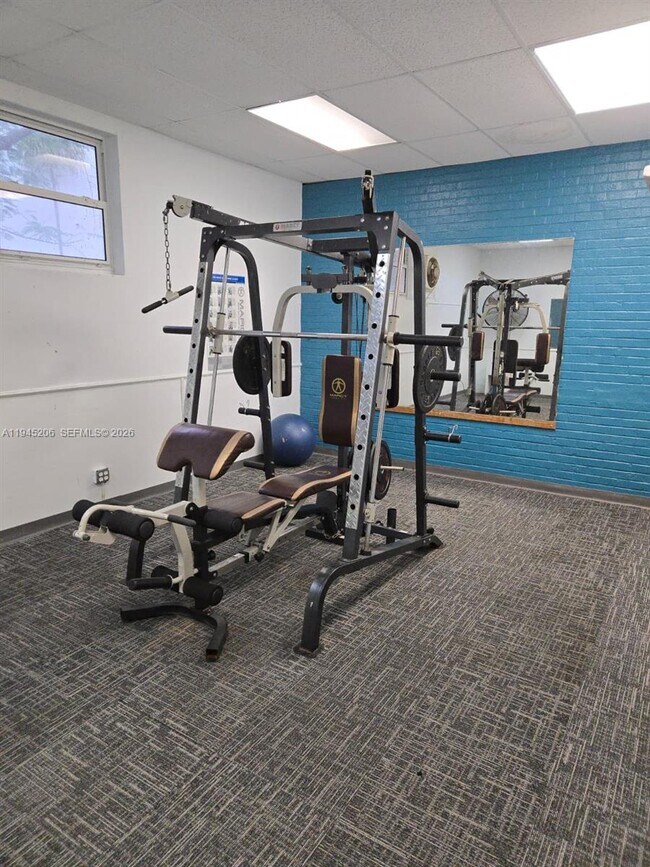 Building Photo - 1481 NE Miami Gardens Dr