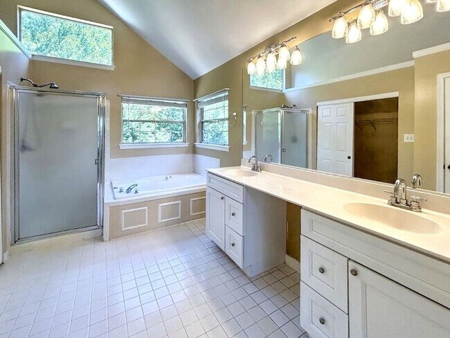 Building Photo - 3704 Thomasson Crossing Dr