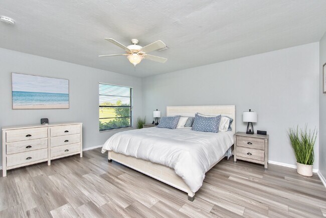 Building Photo - Villa close to Downtown Naples in Lakewood community