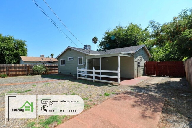 Building Photo - 2326 Corona St