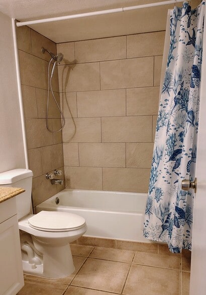 ... and new showerhead, new curtain! - 1353 Pine Ridge Cir E
