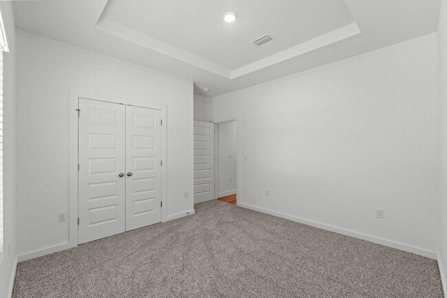 Building Photo - 423 Arrowwood Blvd