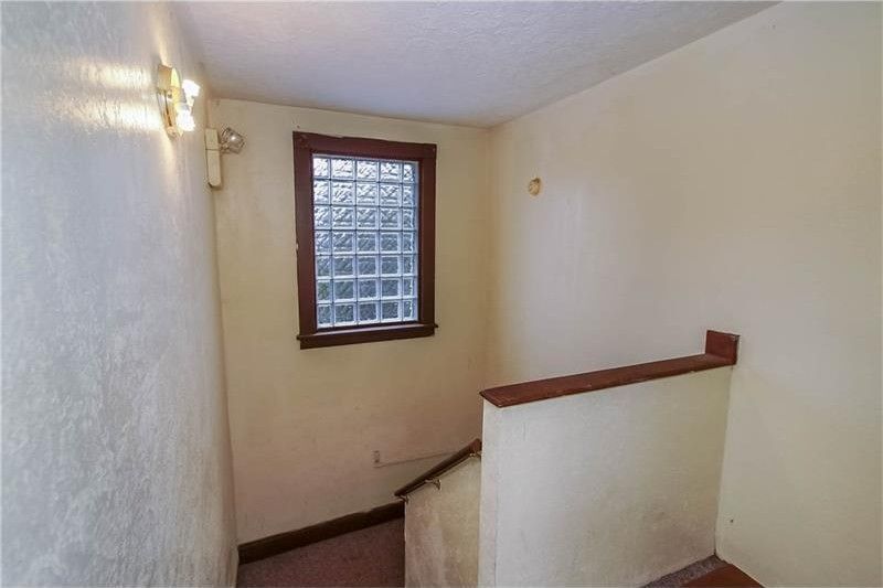 Building Photo - 58 W Askren St