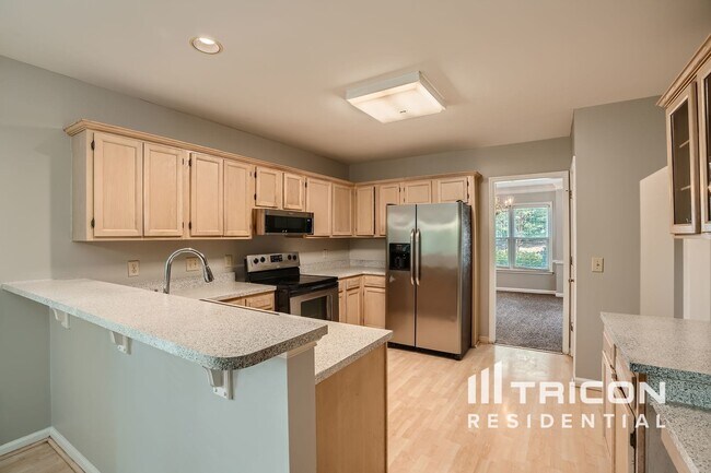 Building Photo - 7067 Brook Side Landing