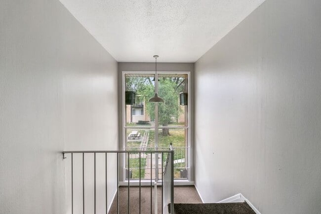 Building Photo - *Beautiful Apartment in Park Like Setting* Updated Shaker Cabinets and Appliances HEAT included