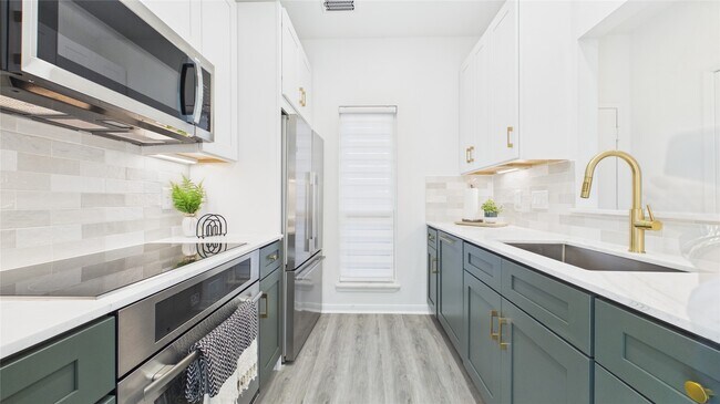 Building Photo - 1211 Jackson Blvd