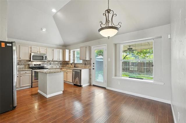 Building Photo - 638 Albrook Dr