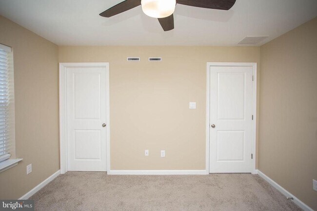 Building Photo - 239 Macoun Way