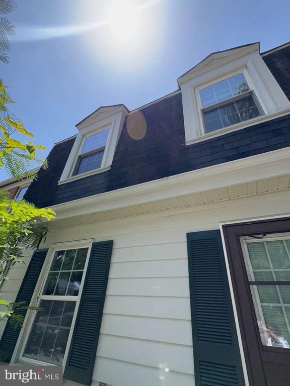 Building Photo - 4902 Van Walbeek Pl