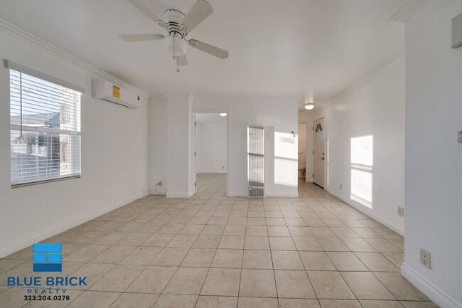 Building Photo - 1719 W 35th Pl