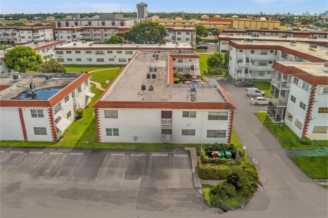 Building Photo - 1300 NW 43 Terrace