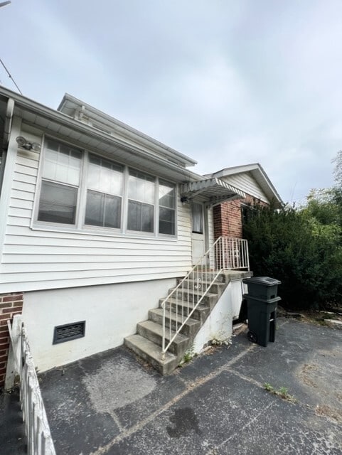 Building Photo - 1241 Augusta St