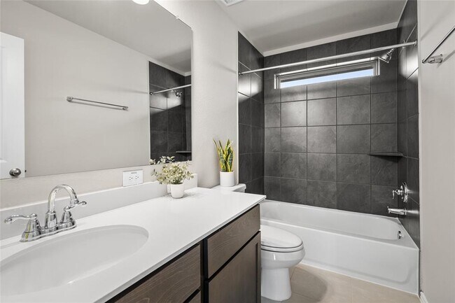 Building Photo - 42433 Quail Vly Ln