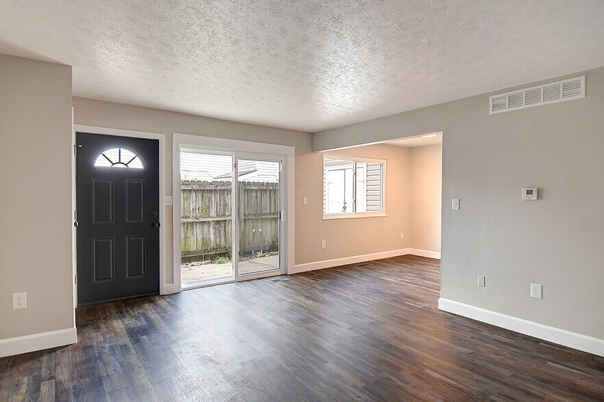 Building Photo - 306 Chadwick Pl