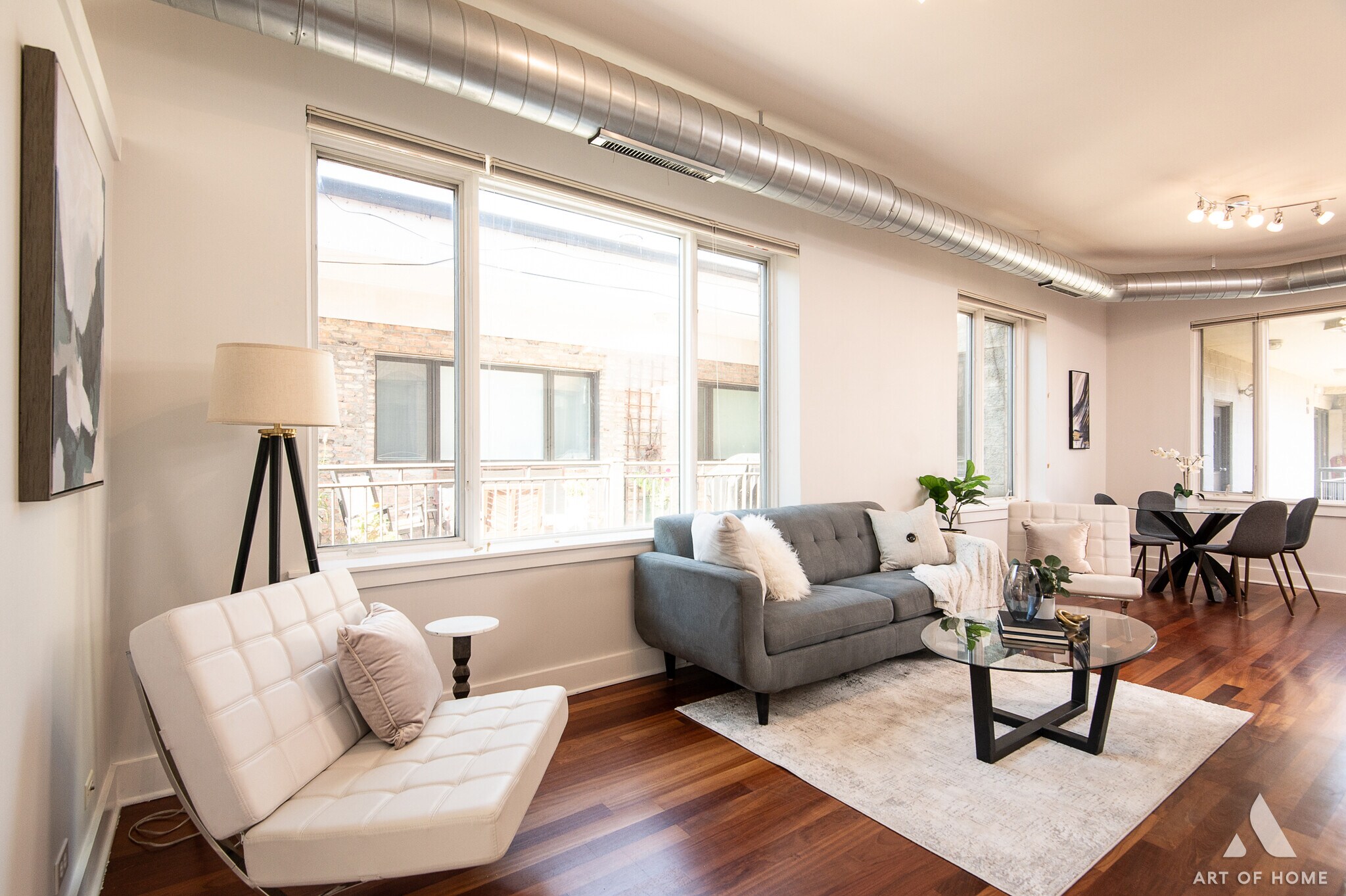 Living Room - 4751 N Artesian Ave #409