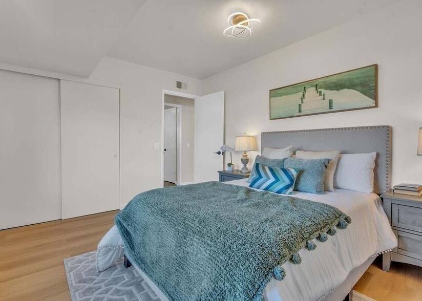 Building Photo - 7472 Blue Fox Way