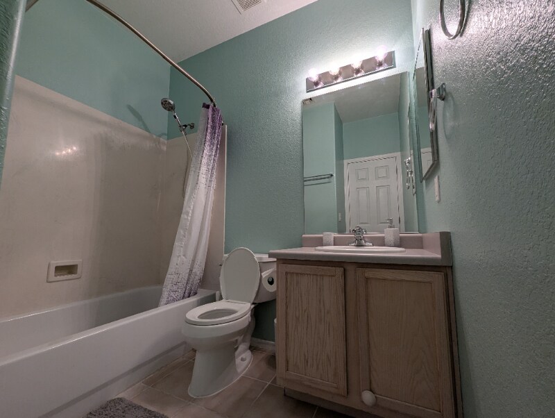 Building Photo - 5389 S Royal Richmond Dr