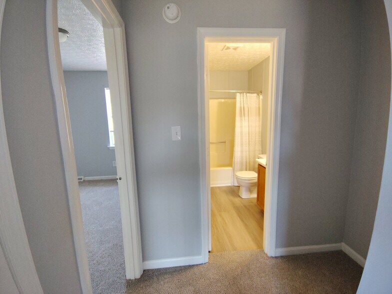 Building Photo - 9 Fonda Dr