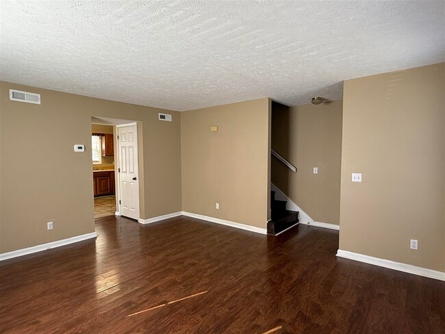 Building Photo - 739 Tara Ct