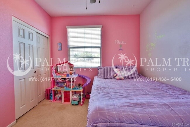 Building Photo - Stunning 4-Bedroom Townhome in Chula Vista...