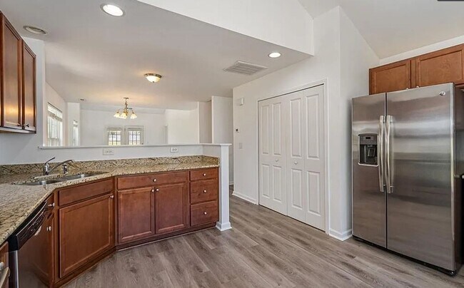 Building Photo - Charming 3BR Townhome in Colfax