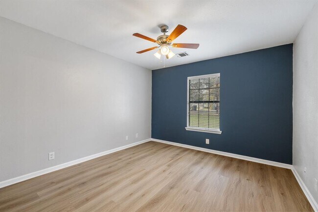 Building Photo - 805 Sabinas Ct