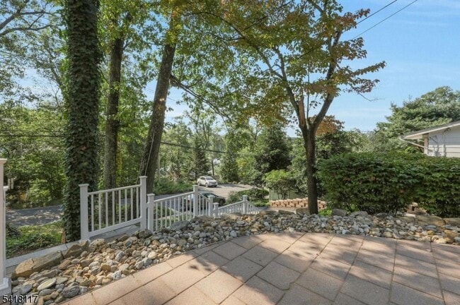 Building Photo - 336 Lakeview Ave