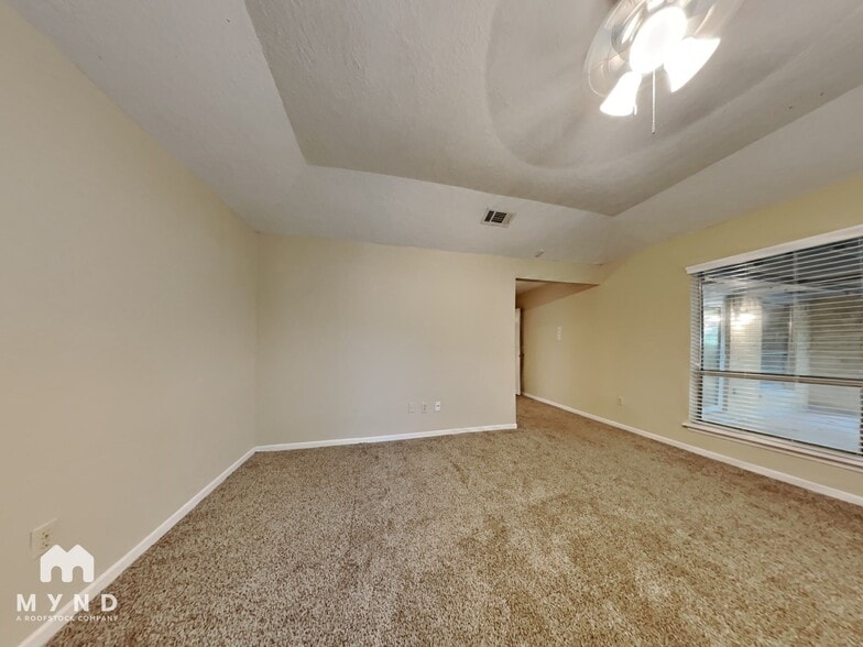 Building Photo - 3430 Deer Valley Dr