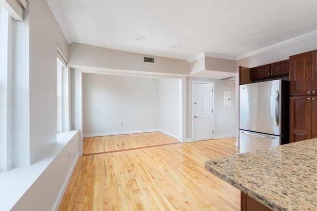 Building Photo - 38 N Bennet St