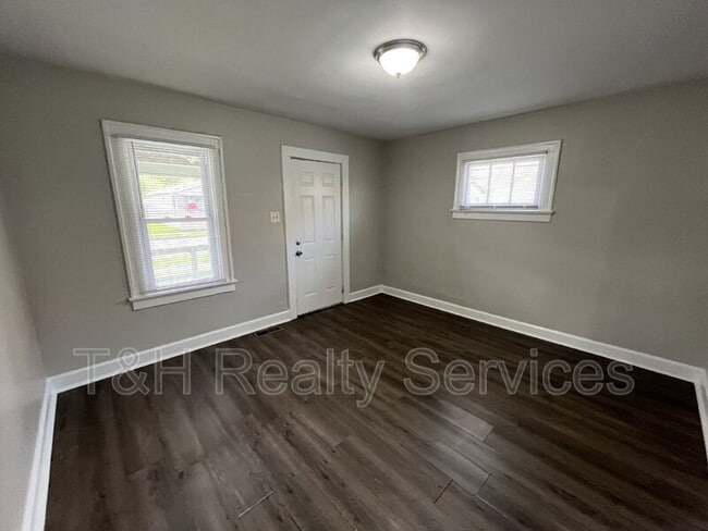 Building Photo - 1727 S Randolph St