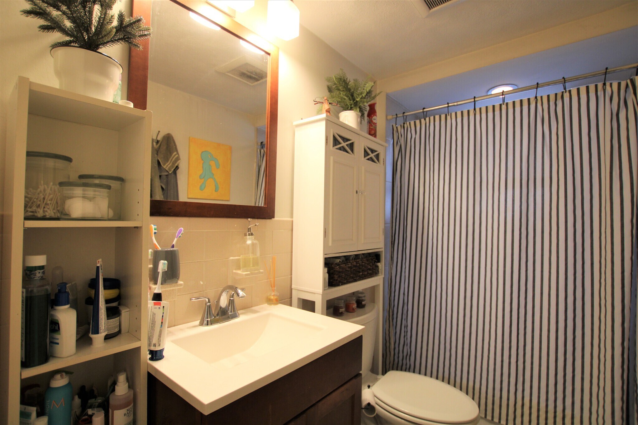 Building Photo - 93 Hillside St