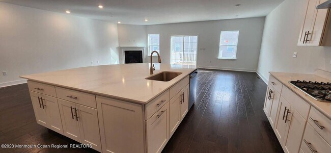 Building Photo - 3105 Aviator Ave