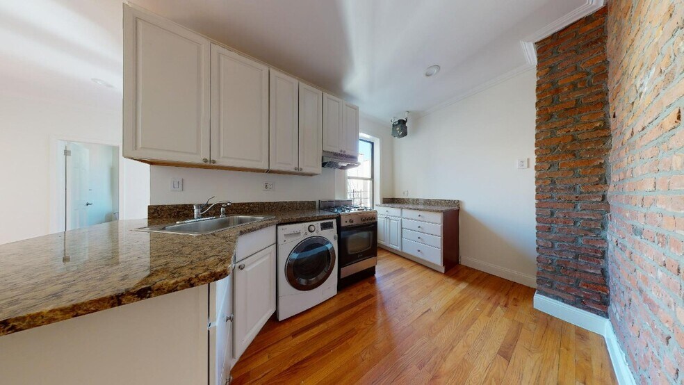 Building Photo - West 150th Street