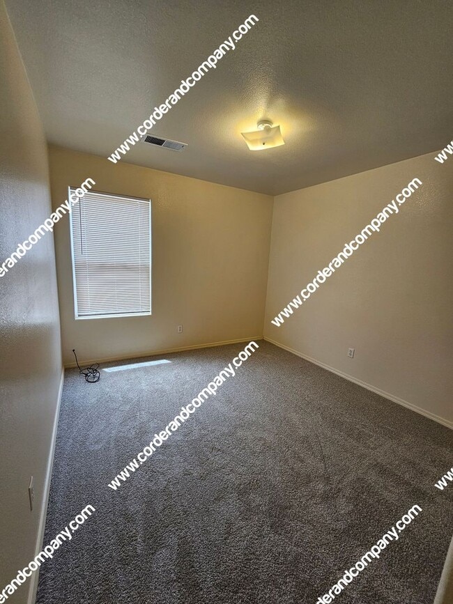 Building Photo - Beautiful 3 Bedroom, 2 Bathroom, 2 Car Garage and 1,481 Sq Ft. Home in Ventana Rancho Community.