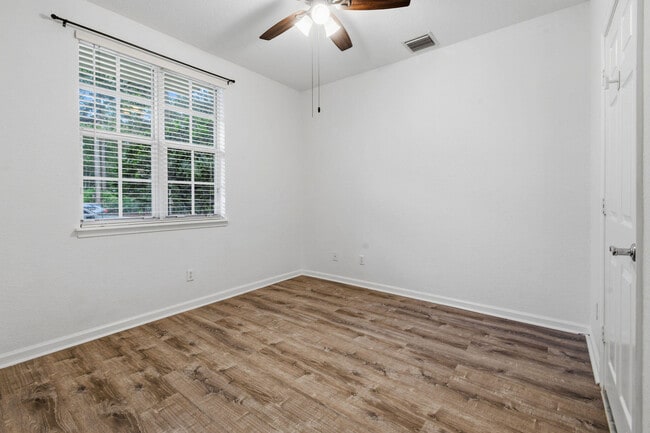 Building Photo - 276 Quarry Knoll Way