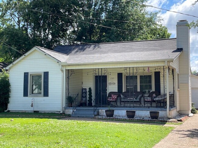 Primary Photo - 1723 5th Ave